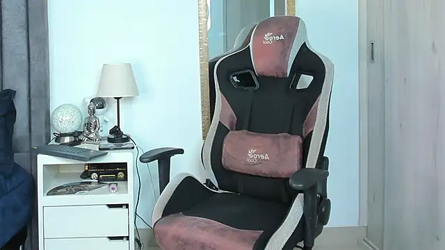 Snapshot of Ken_mailik1 chatting on 6, 11, 2025 Ken mailik1 online show from 6, 11, 2025