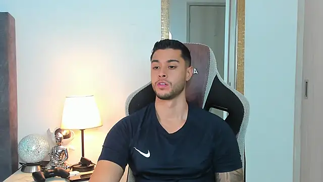 Snapshot of Ken_mailik1 chatting on 21, 11, 2025 Ken mailik1 online show from 21, 11, 2025