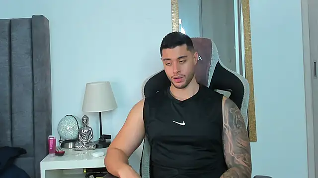 Snapshot of Ken_mailik1 chatting on 13, 12, 2025 Ken mailik1 online show from 13, 12, 2025