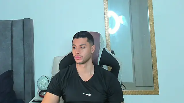 Snapshot of Ken_mailik1 chatting on 18, 12, 2025 Ken mailik1 online show from 18, 12, 2025