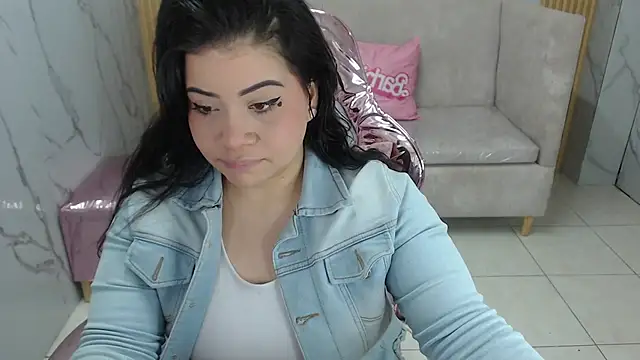 Snapshot of Scarlettt_s chatting on 13, 10, 2025 Scarlettt s online show from 13, 10, 2025