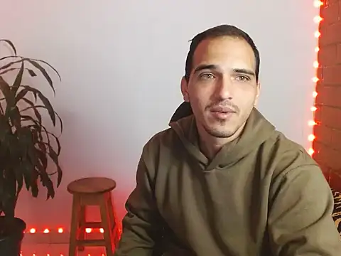 Snapshot of Maax3023 chatting on 13, 10, 2025 Maax3023 online show from 13, 10, 2025