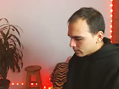 Snapshot of Maax3023 chatting on 14, 10, 2025 Maax3023 online show from 14, 10, 2025