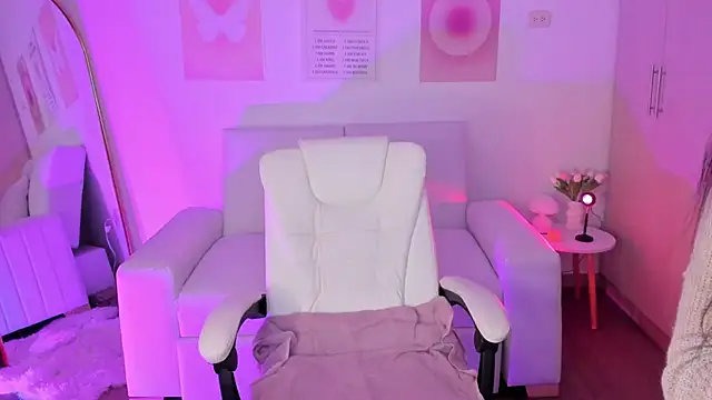 EmilyCutee   online show from 30, 11, 2025