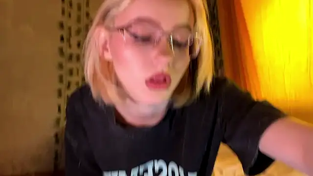 Snapshot of Kate_mikki chatting on 4, 2, 2026 Kate mikki online show from 4, 2, 2026