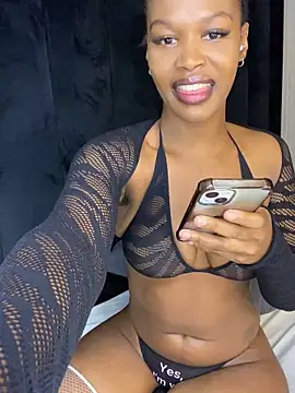 Snapshot of Lovee_Lucia chatting on 3, 12, 2025 Lovee Lucia online show from 3, 12, 2025