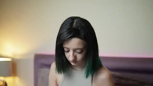 JoelleApril online show from 9, 6, 2026