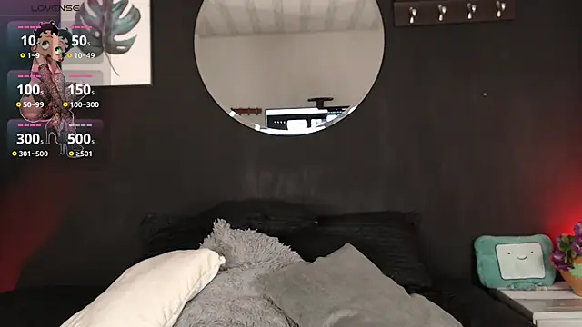 TamaraaRoss  online show from 1, 12, 2025