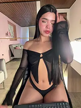 LunaMoore Pink online show from 8, 4, 2026