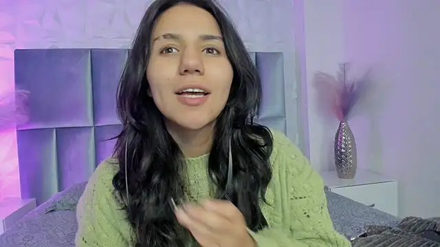 Snapshot of HollyPeach chatting on 26, 5, 2026 HollyPeach online show from 26, 5, 2026