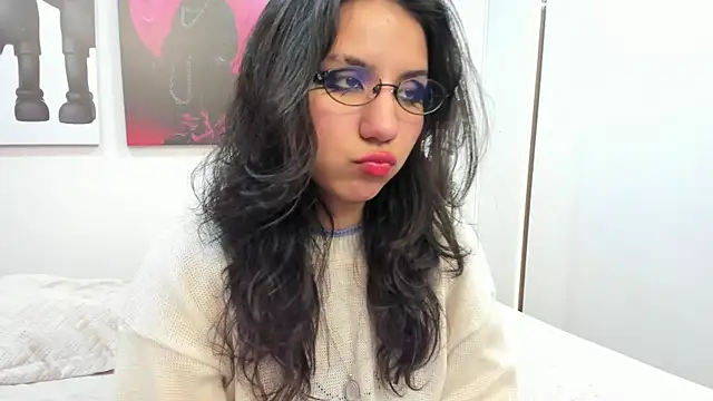 Snapshot of HollyPeach chatting on 10, 6, 2026 HollyPeach online show from 10, 6, 2026