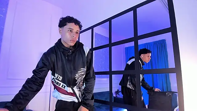 Snapshot of Adrian_Volt chatting on 9, 11, 2025 Adrian Volt online show from 9, 11, 2025