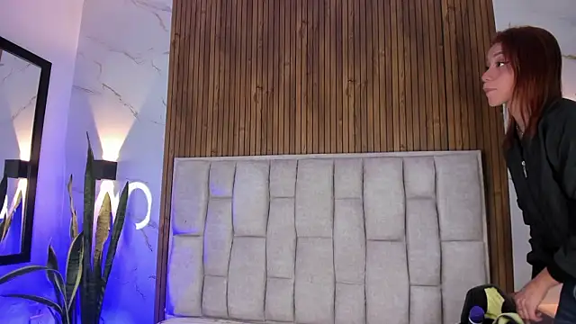 Sassha ferrer online show from 4, 3, 2026