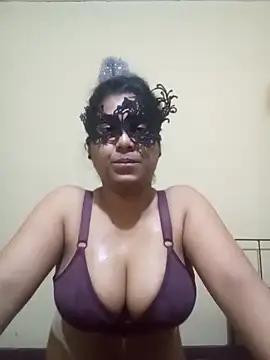 Expose Queen online show from 7, 2, 2026