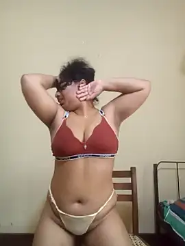 Expose Queen online show from 9, 3, 2026