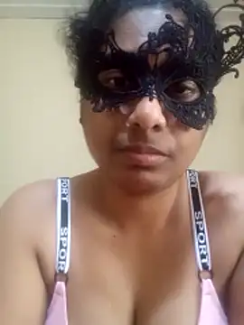 Expose Queen online show from 27, 3, 2026