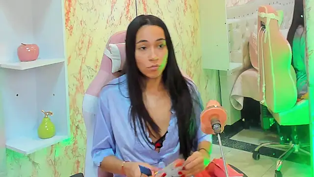 GabbiePrice online show from 17, 10, 2025