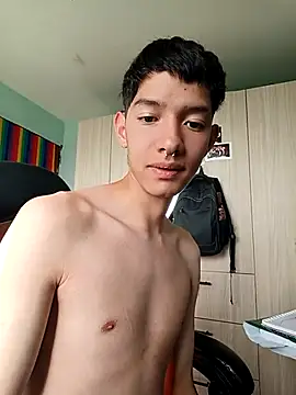 Snapshot of heyy_noah11 chatting on 30, 4, 2026 heyy noah11 online show from 30, 4, 2026
