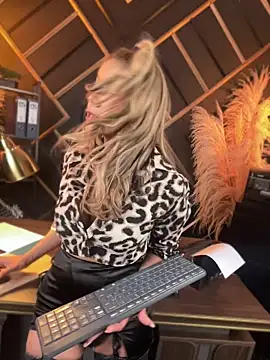 niki la rose 2 0 online show from 8, 5, 2026