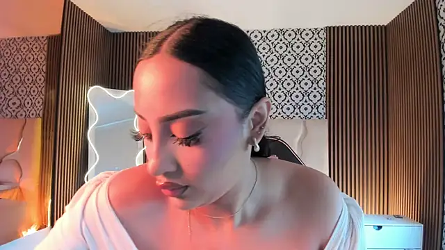 BEELLA TAY1 online show from 28, 4, 2026