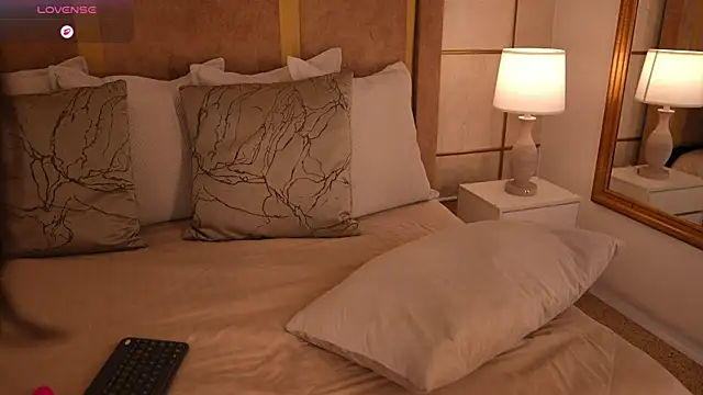 lyrabellini online show from 25, 4, 2026