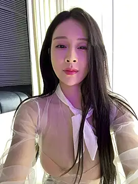 Snapshot of yiyi_3523 chatting on 10, 6, 2026 yiyi 3523 online show from 10, 6, 2026