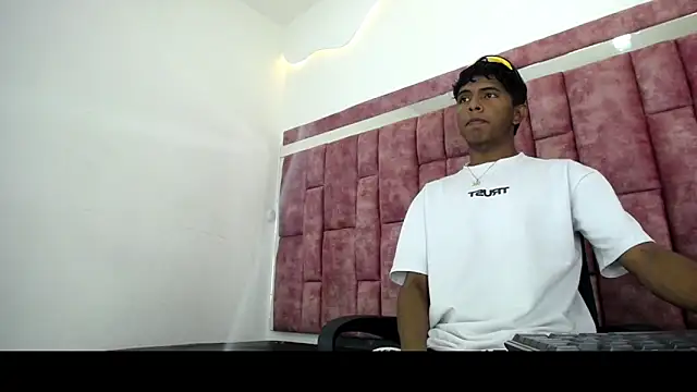 Mick storm online show from 18, 4, 2026