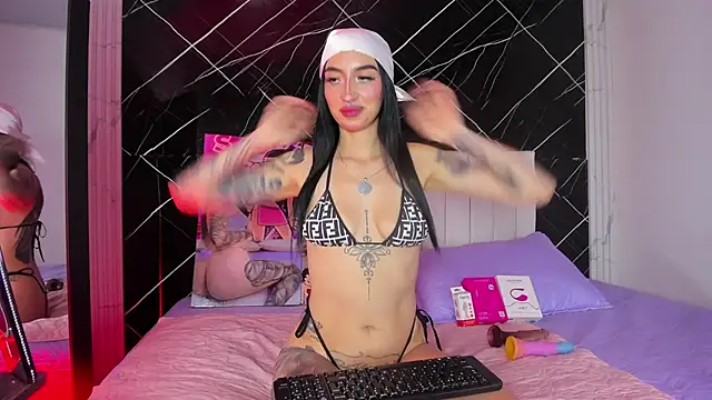 Candy leilaa3 online show from 24, 4, 2026