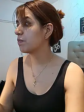 1evelinewood online show from 11, 5, 2026