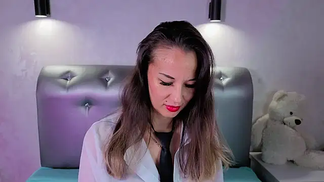 Jasmin Bridget online show from 5, 12, 2025