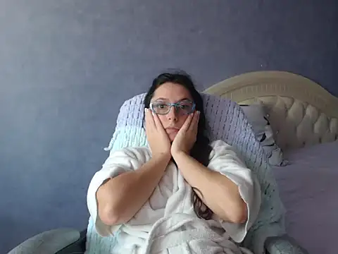 Snapshot of LuckyLisa23 chatting on 6, 11, 2025 LuckyLisa23 online show from 6, 11, 2025