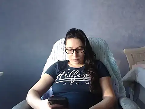 LuckyLisa23 online show from 27, 3, 2026