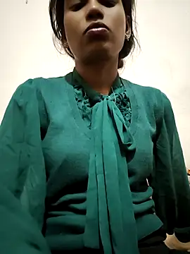 Muznikki3243 online show from 10, 3, 2026