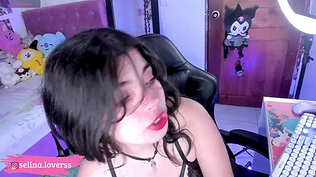 selina lovers  online show from 22, 4, 2026