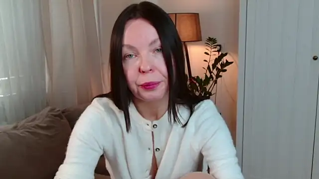 LittleNicolee online show from 9, 2, 2026