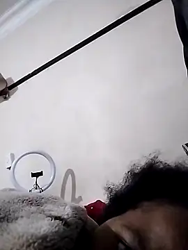 Snapshot of CaramelBoootie chatting on 18, 11, 2025 CaramelBoootie online show from 18, 11, 2025