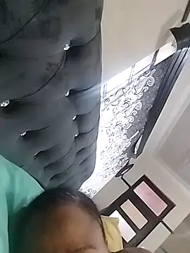 Snapshot of CaramelBoootie chatting on 12, 1, 2026 CaramelBoootie online show from 12, 1, 2026