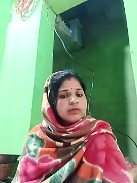 Karishma cute online show from 25, 11, 2025