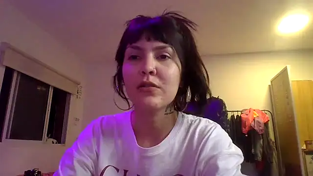 miapink33 online show from 9, 3, 2026