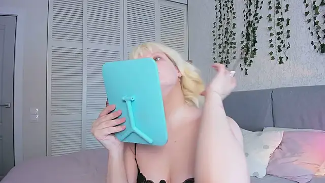 Stacy Starr online show from 16, 6, 2026