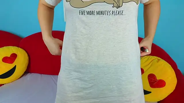 Soft Lilly online show from 12, 11, 2025