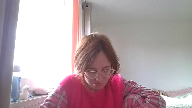 Snapshot of LuckySLove chatting on 13, 10, 2025 LuckySLove online show from 13, 10, 2025