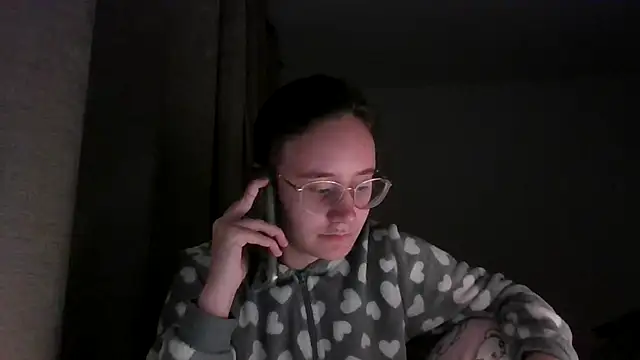 Snapshot of LuckySLove chatting on 5, 1, 2026 LuckySLove online show from 5, 1, 2026