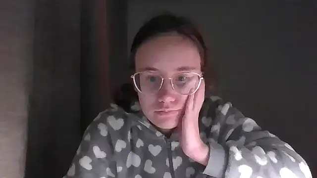 Snapshot of LuckySLove chatting on 6, 1, 2026 LuckySLove online show from 6, 1, 2026