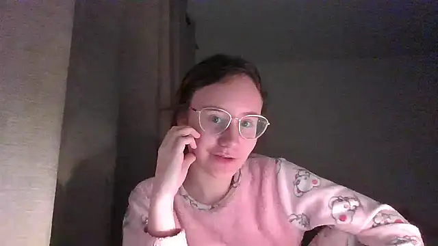 Snapshot of LuckySLove chatting on 7, 1, 2026 LuckySLove online show from 7, 1, 2026