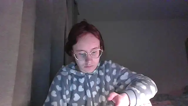 Snapshot of LuckySLove chatting on 5, 3, 2026 LuckySLove online show from 5, 3, 2026