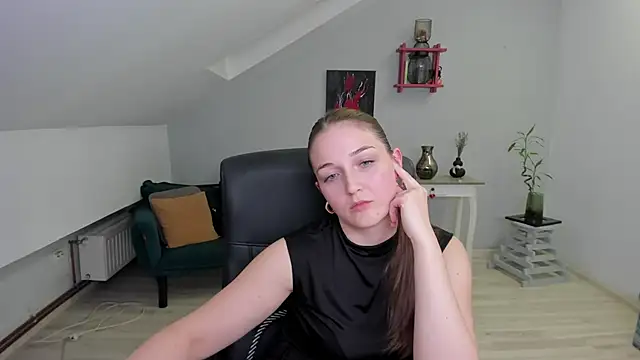 Snapshot of AnneWilsonn chatting on 16, 12, 2025 AnneWilsonn online show from 16, 12, 2025