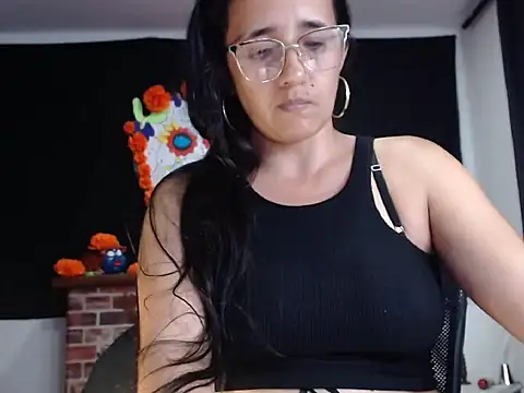 Lucyy Naugthy online show from 13, 11, 2025