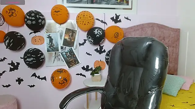 AmethystShadow17 online show from 19, 10, 2025