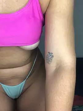 Snapshot of Bellafit02 chatting on 7, 11, 2025 Bellafit02 online show from 7, 11, 2025